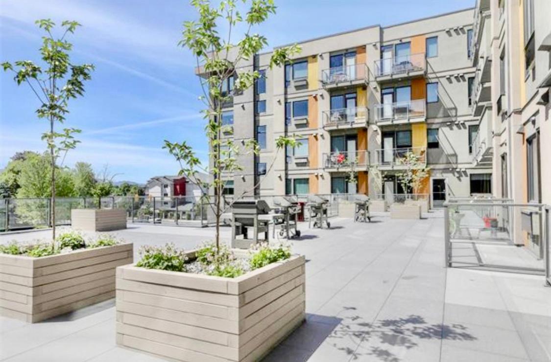 Apartamento Modern And Cozy Courtyard View Kelowna Exterior foto
